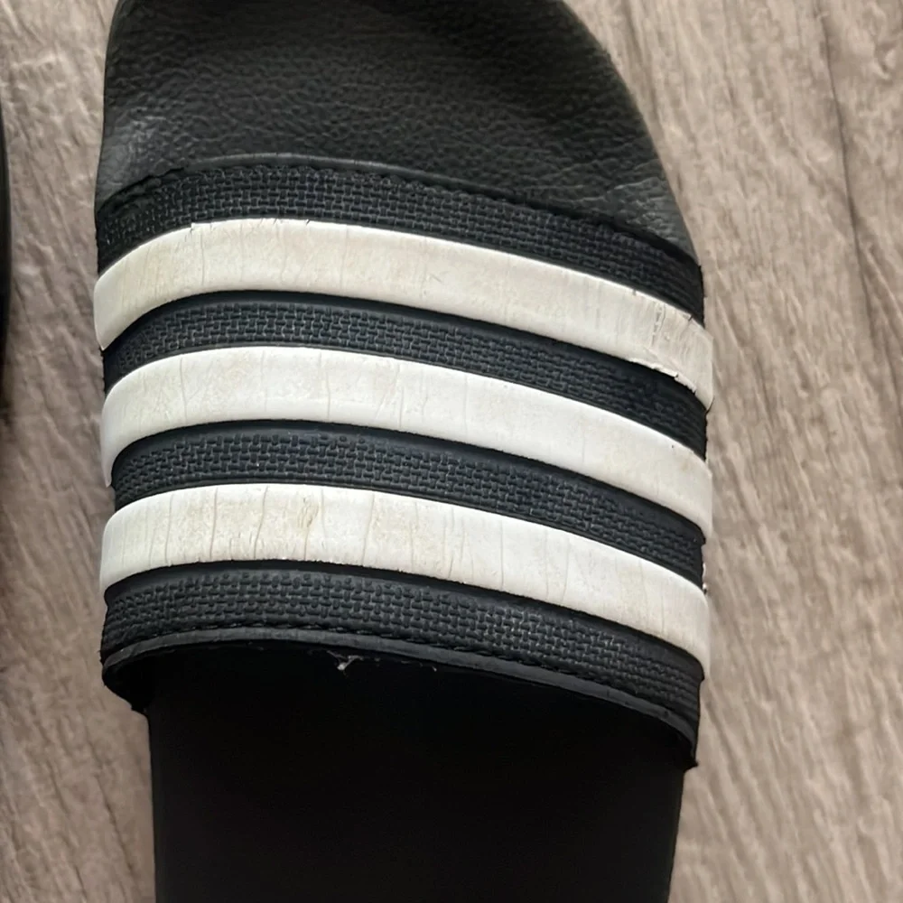 Adidas slides, sz 4 youth